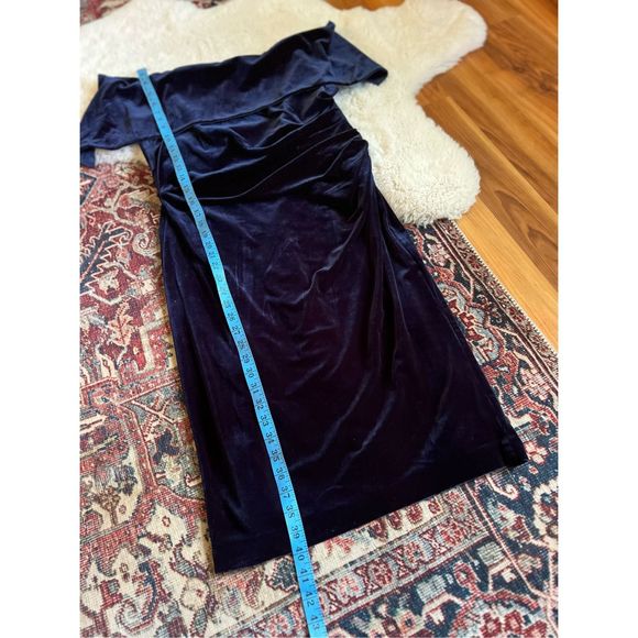 Vince Camuto Blue Velvet Off Shoulder Midi Dress 12 - Picture 9 of 9